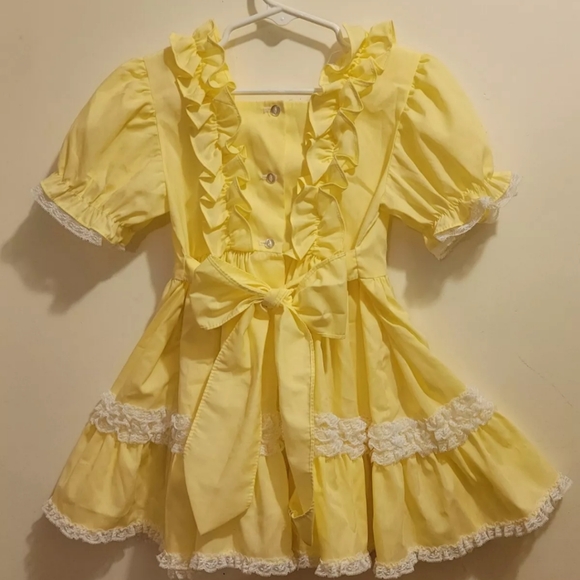 Vintage Mini World Yellow Tiered Lace Ruffle Party Dress 4T Pristine Condition! - Picture 6 of 7